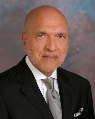 Photograph of Dr. Raj Singh, MD, a non-surgical neurological care expert based in Phoenix, Arizona.
