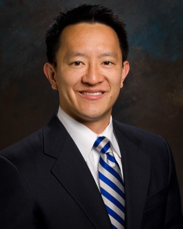 Photograph of Dr. Steve Chang, MD, a neurosurgeon based in Phoenix, Arizona who specializes in the treatment of brain tumors, spinal cord tumors, and robotic surgery.